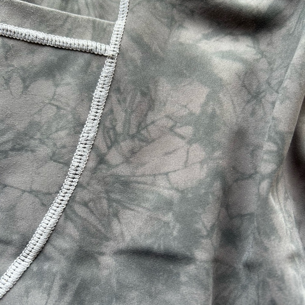 Gray Patterned Leggings - Picture 6 of 6